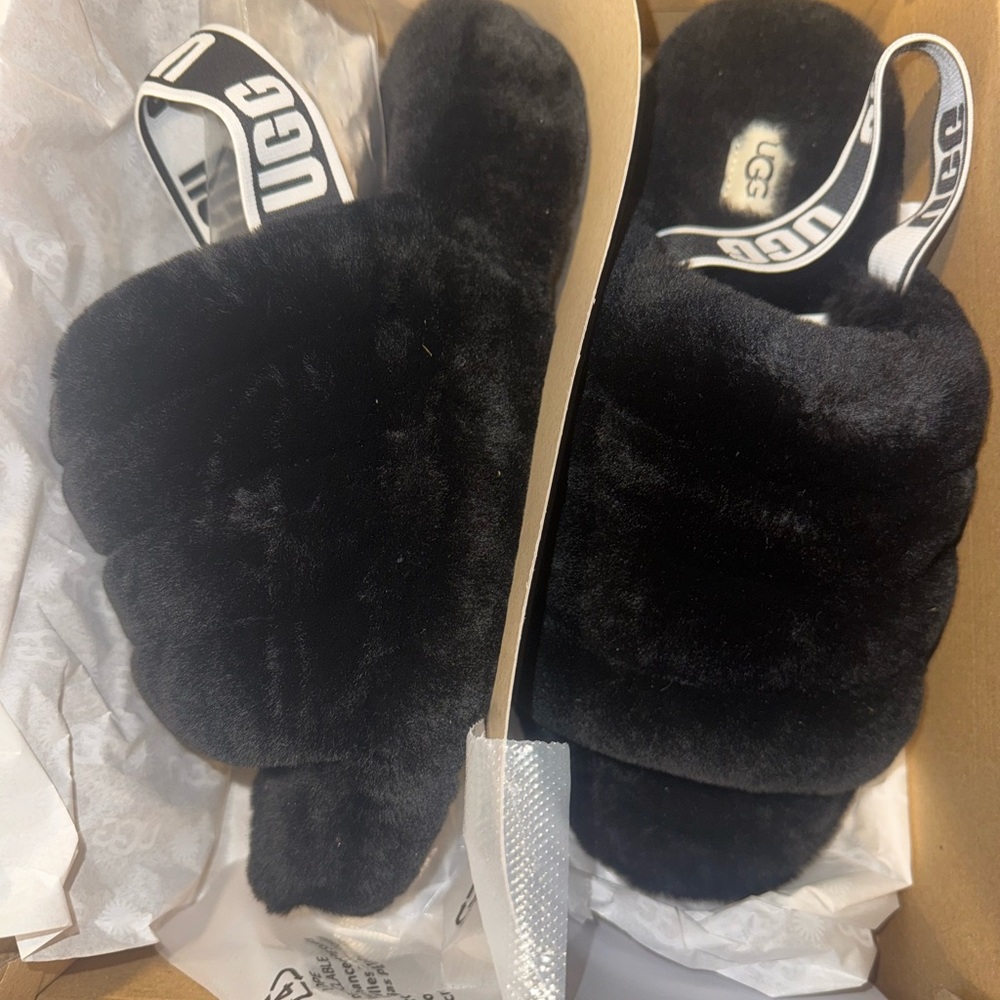 UGG Women's Black Fluffy Slippers